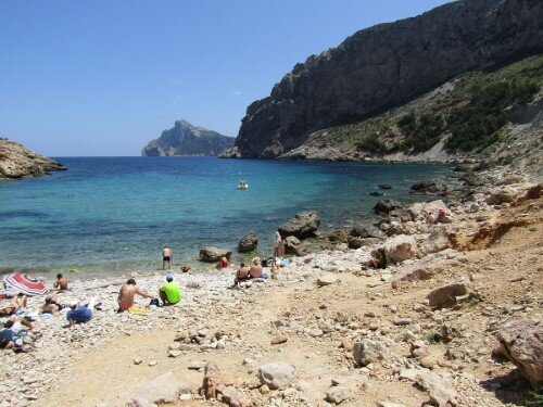 Playa de piedras de Cala Bóquer